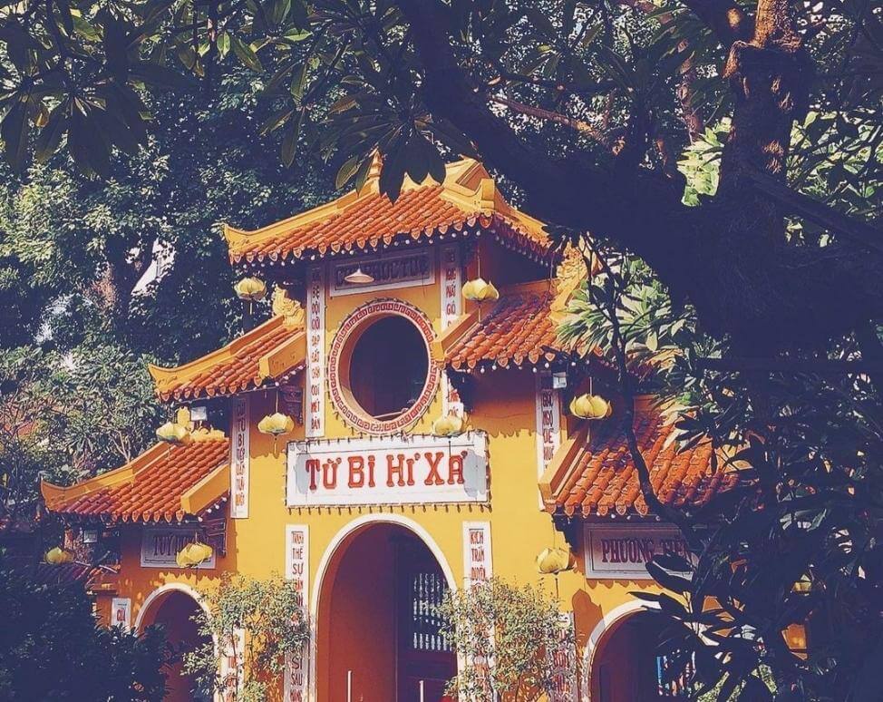 cổng tam quan chùa quán sứ