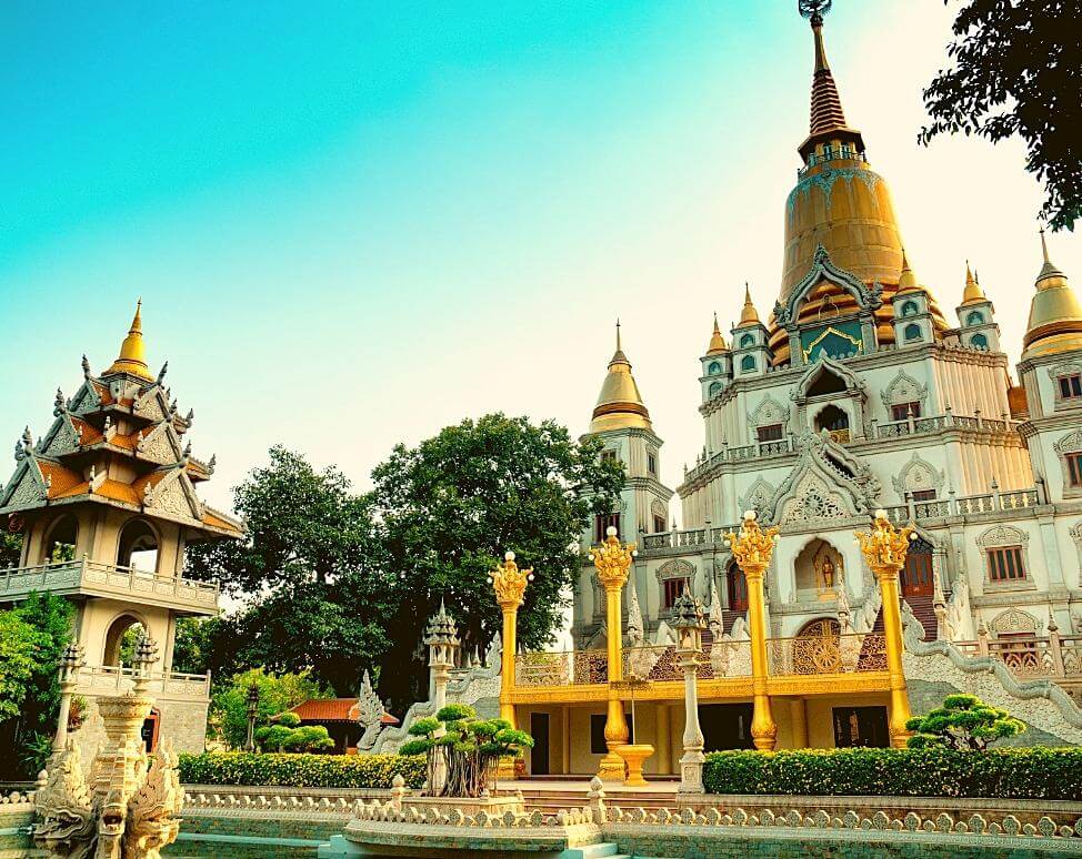 Hình ảnh kiến trúc độc đáo của bảo tháp chùa Thái Lan quận 9 