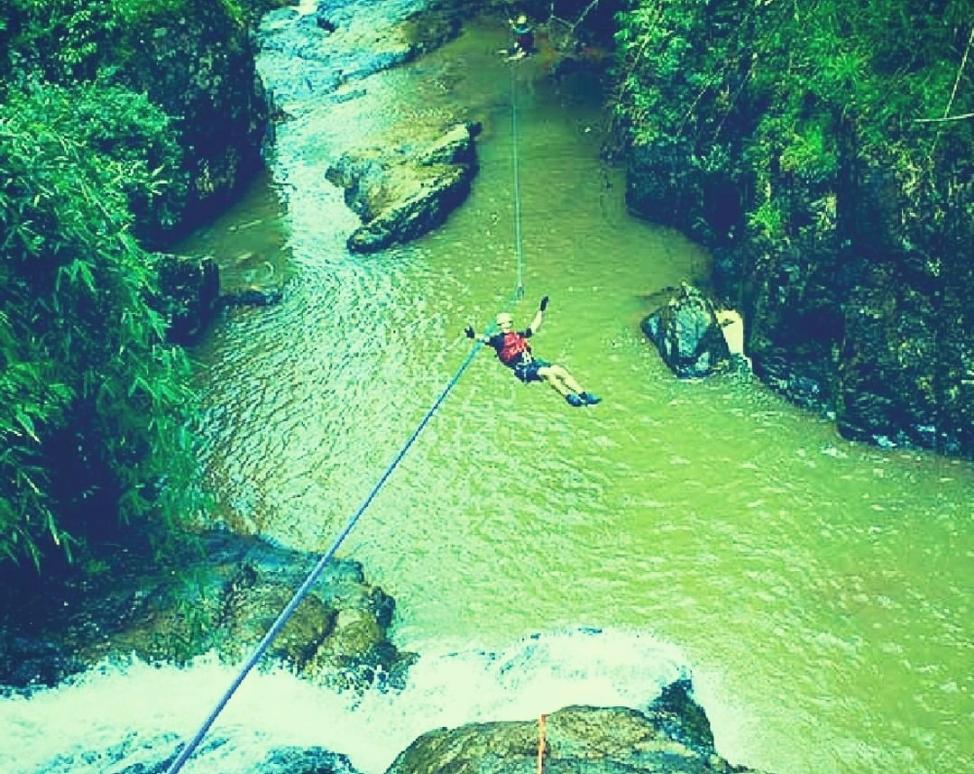 Khám phá Zipline tại khu du lịch thác Datanla Đà Lạt (@intowild.travel)