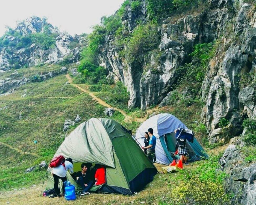 Cắm trại núi Trầm