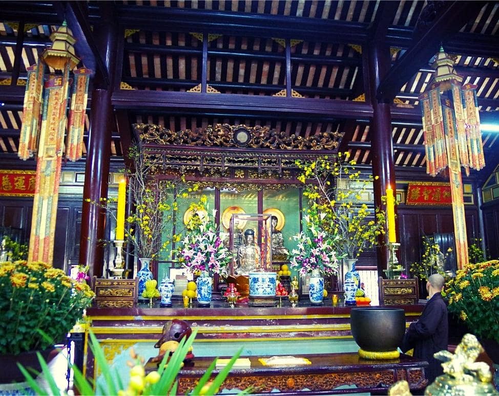 Điện thờ chùa Thiên Mụ