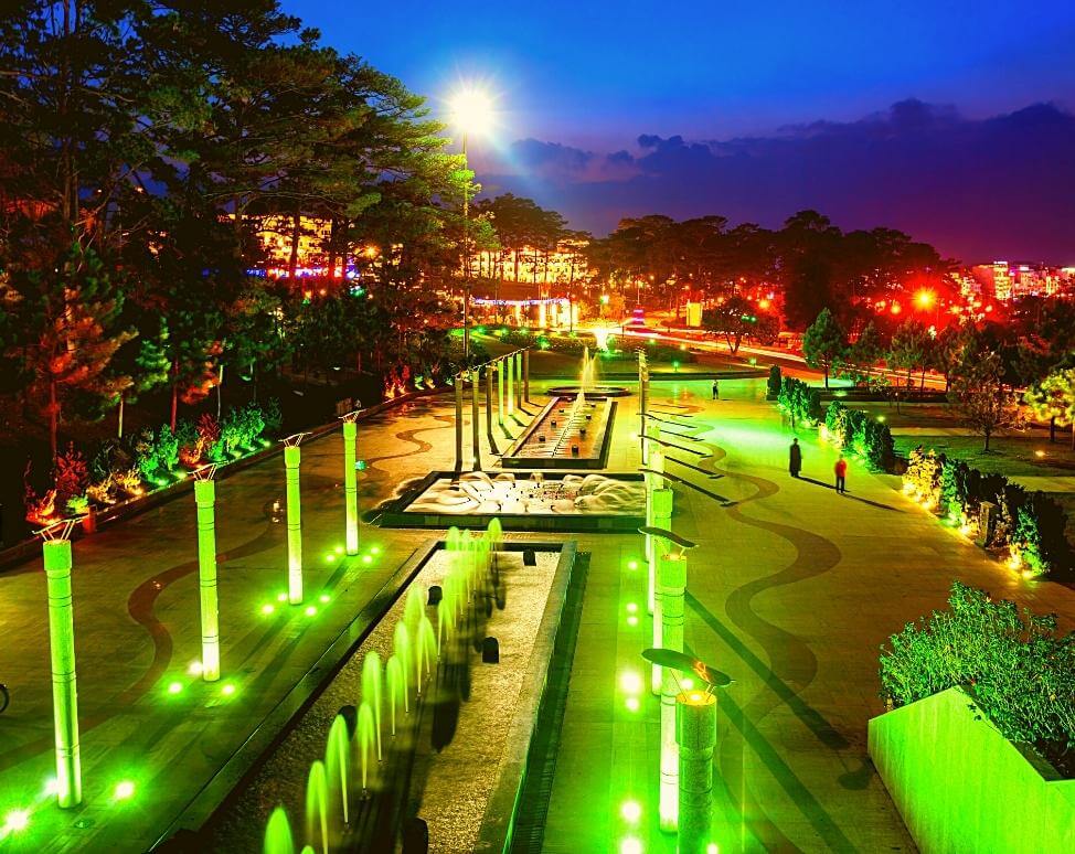 Hình ảnh Quảng Trường Lâm Viên về đêm 