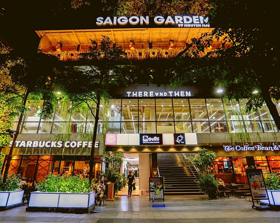 Saigon - Garden tại phố đi bộ Nguyễn Huệ