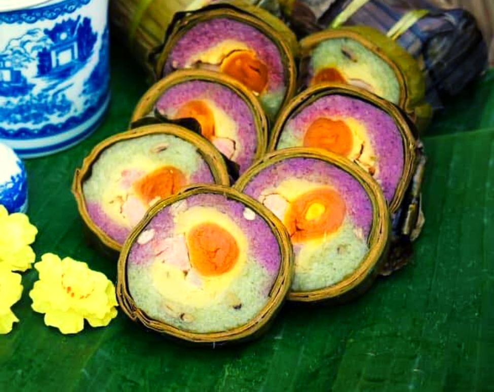 Bánh tét lá cẩm Sài Gòn 