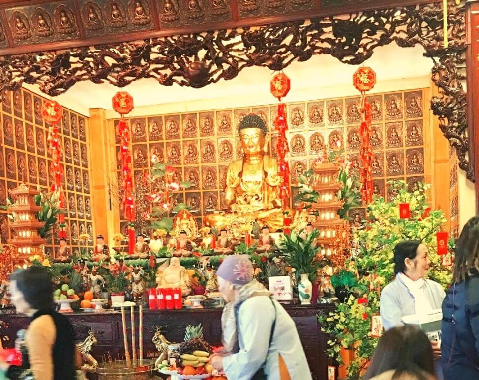 Hình ảnh gian thờ Phật chùa Từ Đàm (@ptl891416)