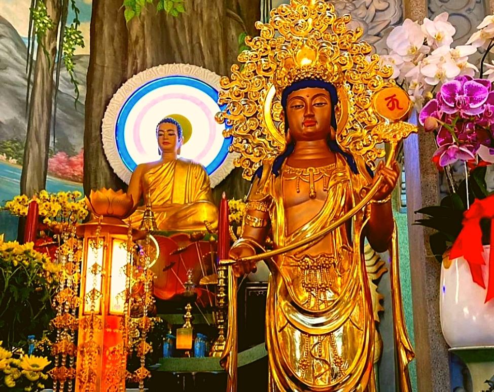 Tượng Phật Thích Ca Mâu Ni tại chùa Ấn Quang (@tranphuong.hung_)