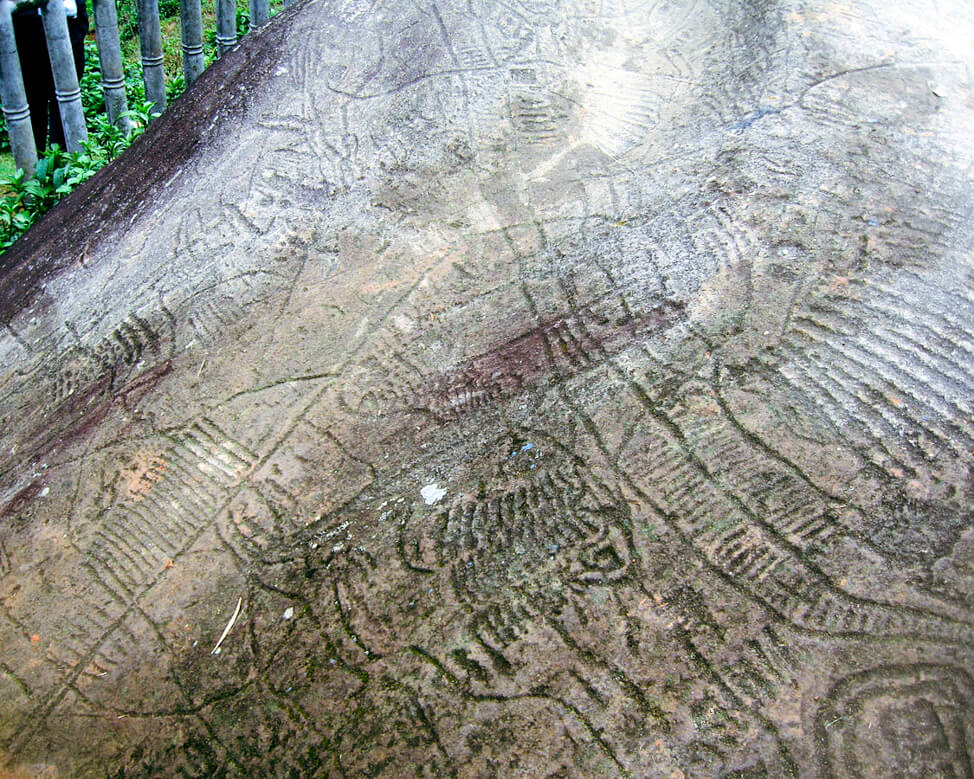 Các họa tiết kỳ lạ tại bãi đá cổ Sapa