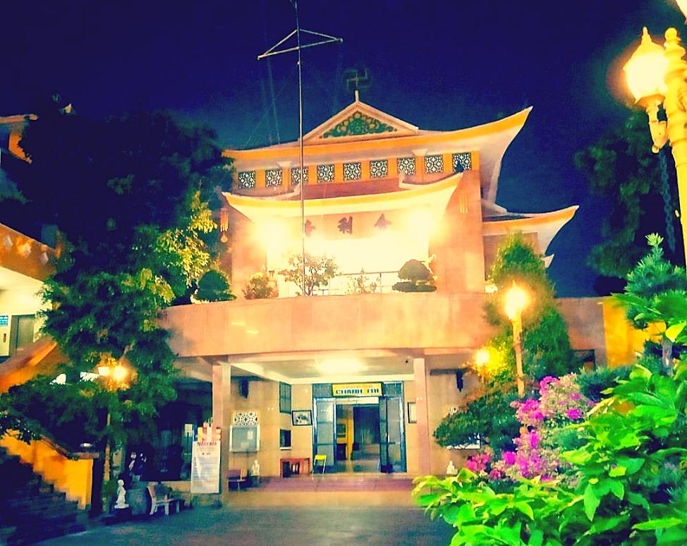 Hình ảnh cổng vào chùa Xá Lợi 