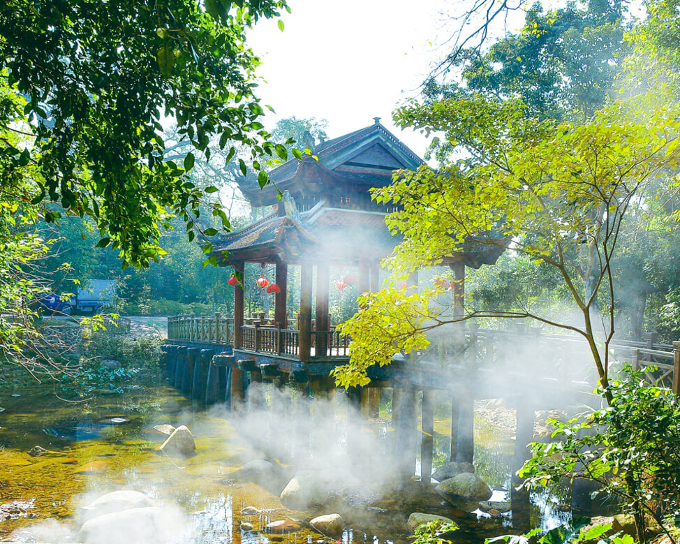 Suối và chùa Giải Oan núi Yên Tử