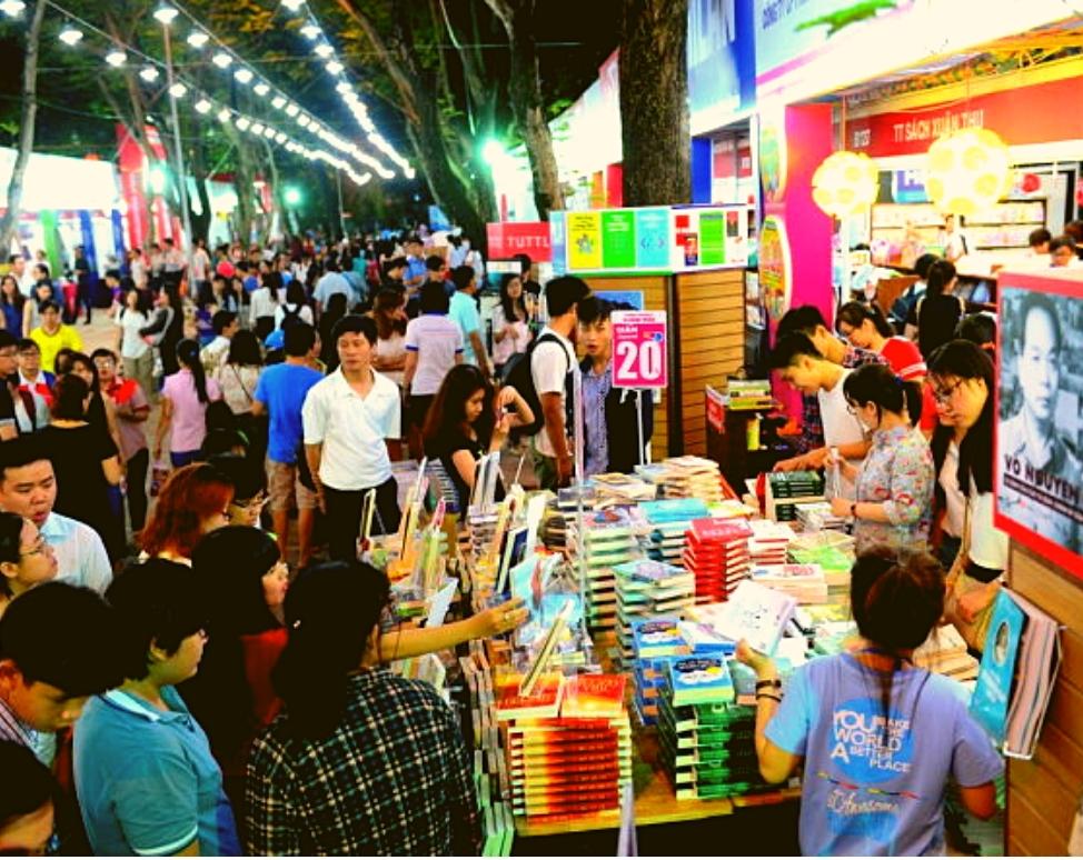 Hội chợ sách công viên Lê Văn Tám 