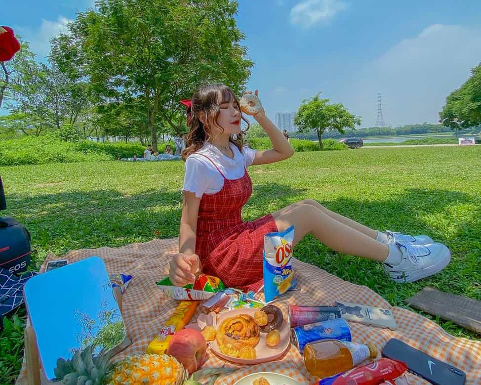 8 tư thế tạo dáng chụp ảnh picnic cực đẹp các bạn nên lưu ngay lại