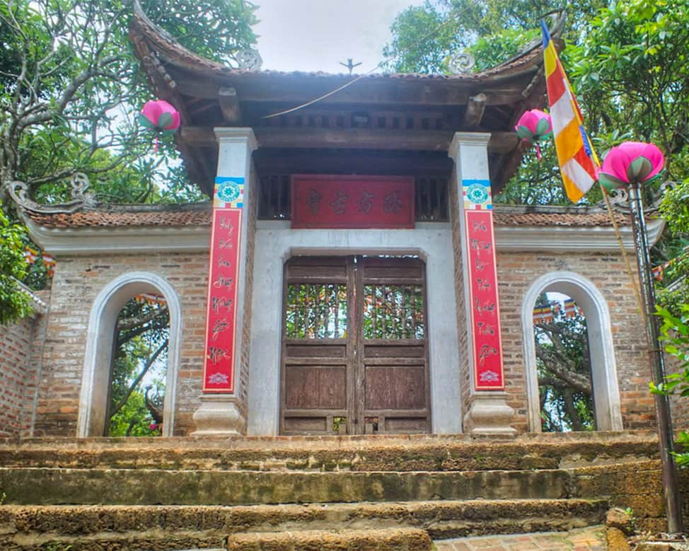 cổng tam quan thượng chùa tây phương